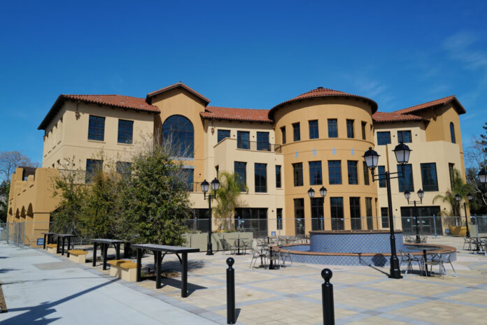 L1020105_StephenSilverFineJewelry_MiddlePlaza_MenloPark_retail