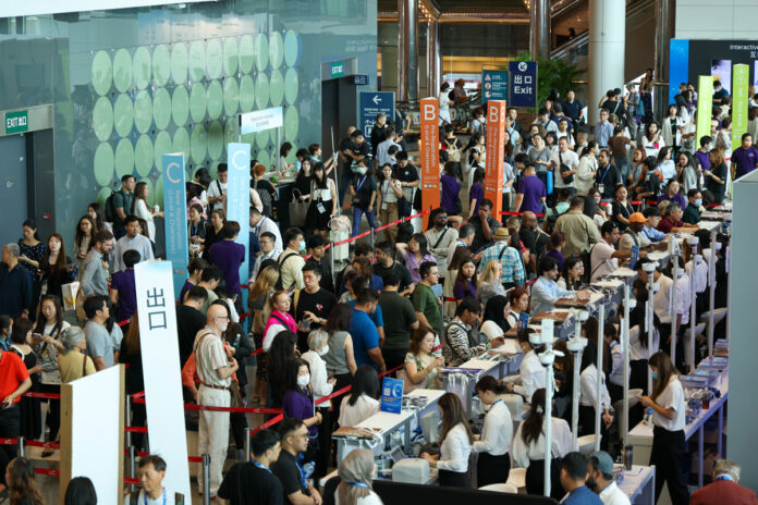 Los-compradores-chinos-regresan-con-fuerza-a-Jewellery-&-Gem-Asia-Hong-Kong2