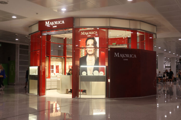Majorica-refuerza-su-presencia-en-travel-retail-con-una-nueva-boutique-