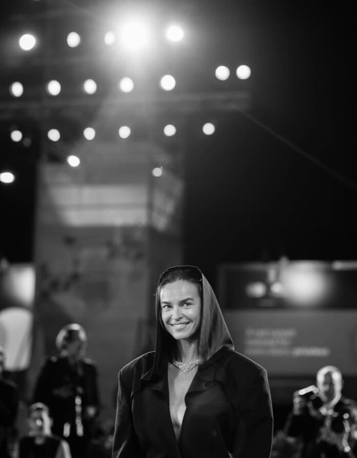 Las-joyas-del-Festival-de-Venecia-que-no-han-pasado-desapercibidas2