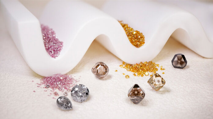 Diamonds-with-asteriated-inclusions-alongside-natural-fancy-colour-diamonds-and-salt-and-pepper-diamonds-©-Dynamic-International